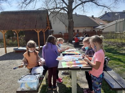 Rozkvetlé stromy 2- pracujeme venku :o)