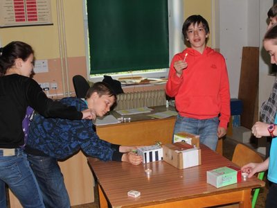 Hodina fyziky - dírková komora (23.4. 2015)